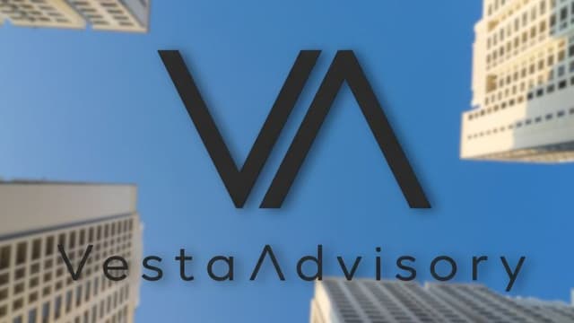 Vesta Advisory logo with a city skyline, representing Lena Glavinovitch's innovative approach to hospitality real estate strategy
