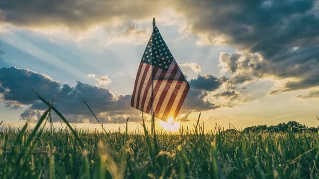 Memorial Day 2025: New York City Honors Fallen Heroes at the Intrepid Museum