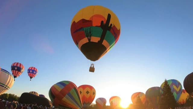 Temecula Welcomes Balloon & Wine Festival with Country Music Extravaganza