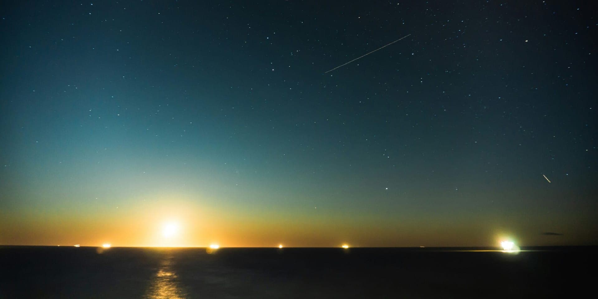 Supermoon and Draconid Meteor Shower Delight Skywatchers