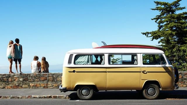 Americans Favor Road Trips as Summer 2025 Travel Peaks