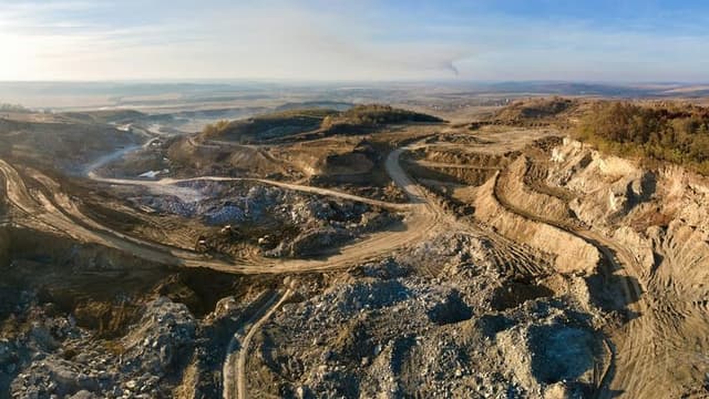 U.S. Rare Earth Mine Opens in Wyoming After 70-Year Hiatus