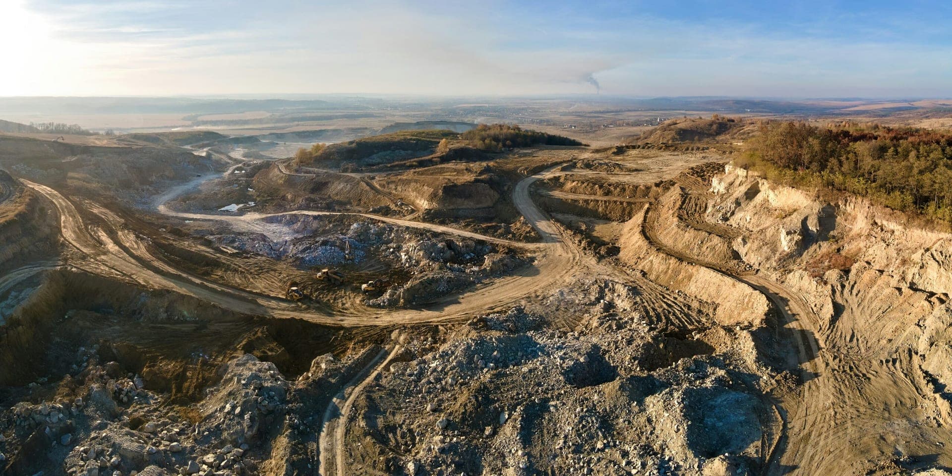 U.S. Rare Earth Mine Opens in Wyoming After 70-Year Hiatus