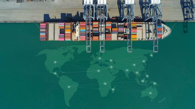 U.S. Economy Faces Uncertainty Amid Trade Tensions and Shifting Global Policies