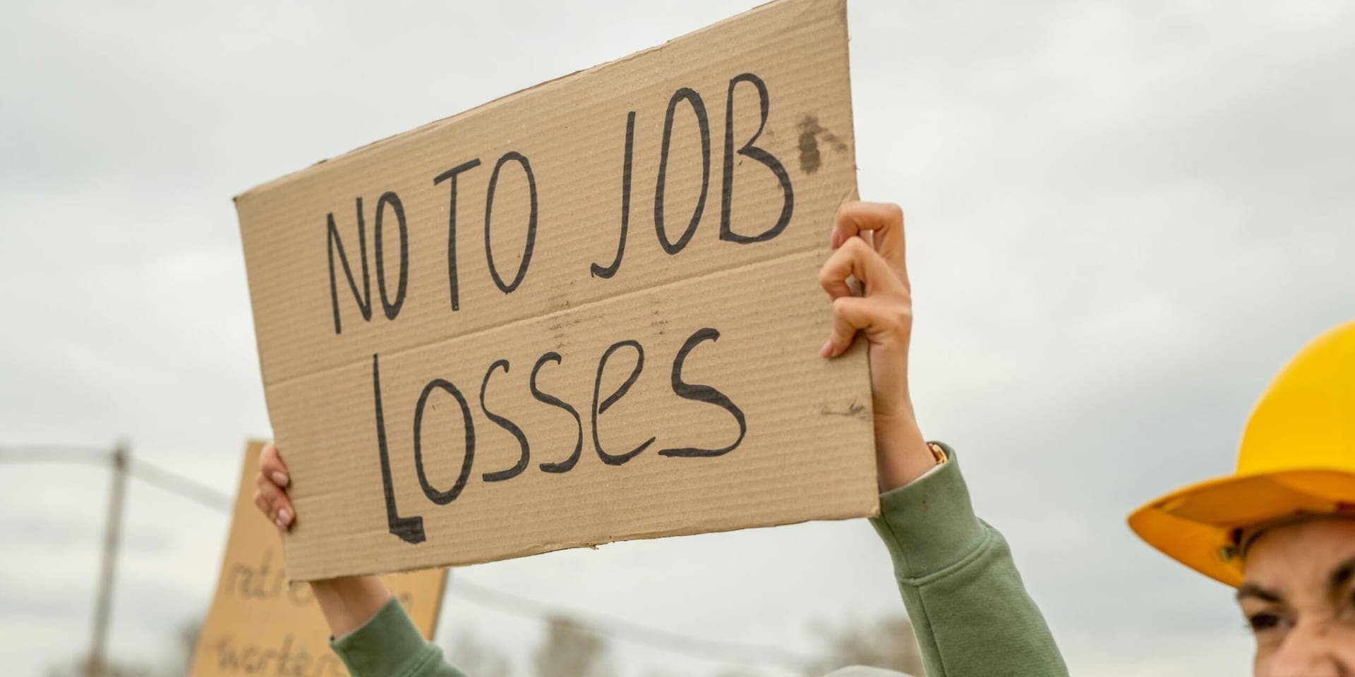 U.S. Companies Announce Widespread Layoffs Amid Economic Uncertainty