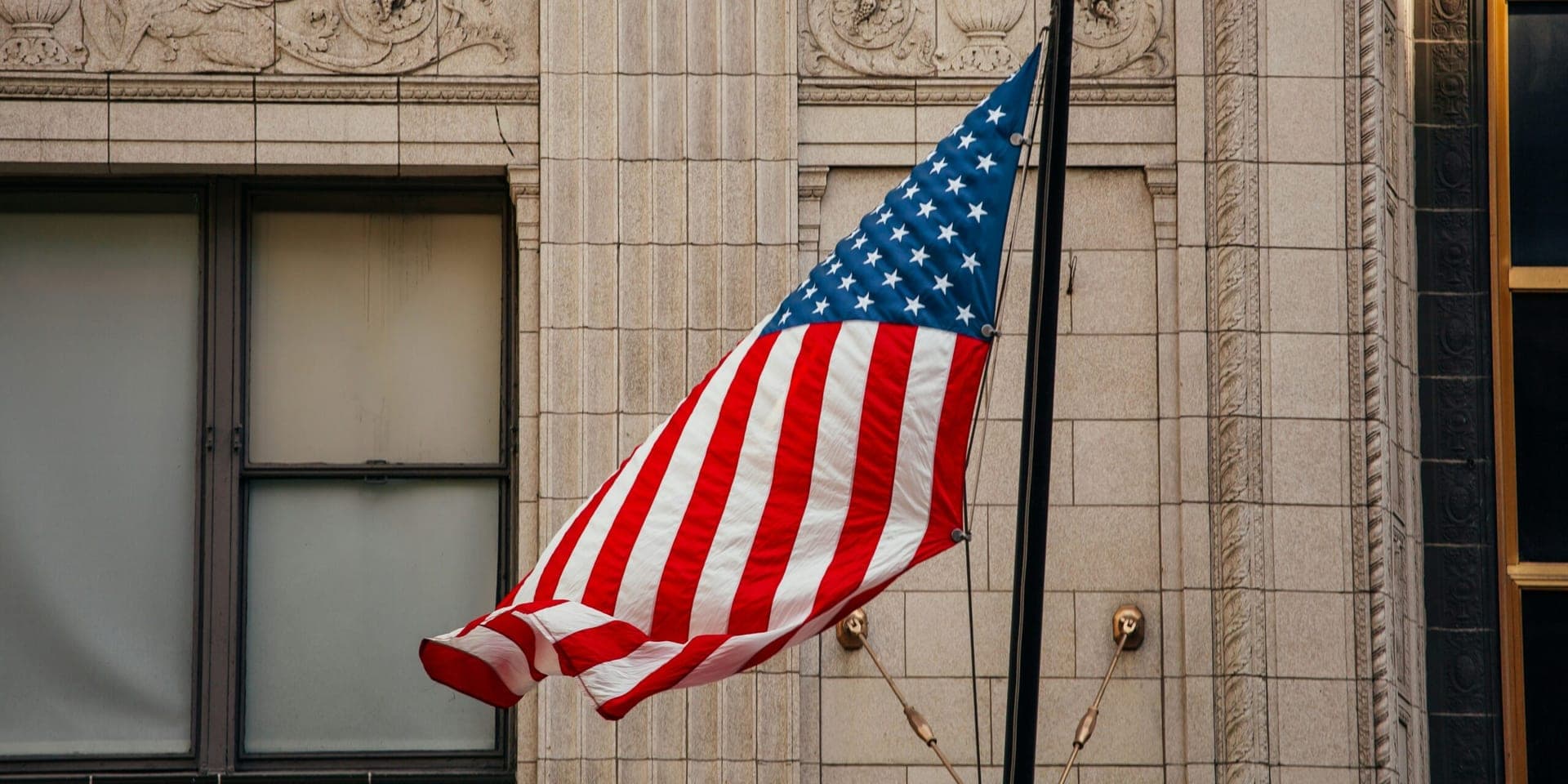 U.S. Q2 GDP Revised Up to 2.9% Amid Narrowing Trade Deficit and Solid Consumer Spending