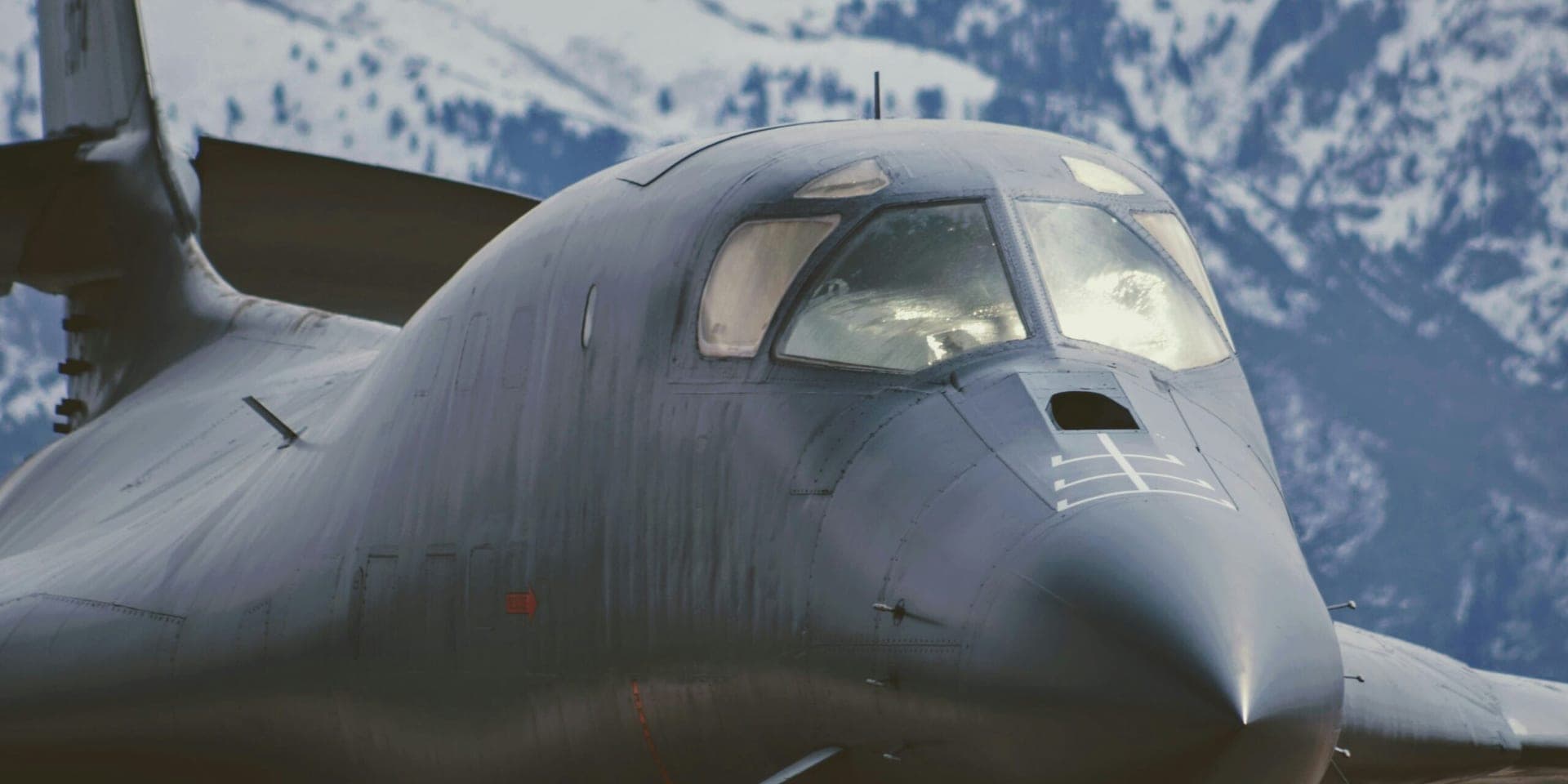 AI System Helps Prevent Mid-Air Incident Between Commercial Jet and Military Bomber