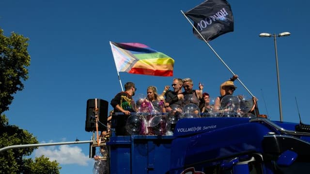 Cubs Celebrate Pride Day with Victory Over Pirates at Wrigley Field