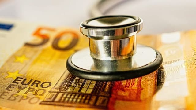 U.S. Dollar Slide Fuels Market Jitters as Economy Awaits Fed Decision — Implications for Health Sector Funding